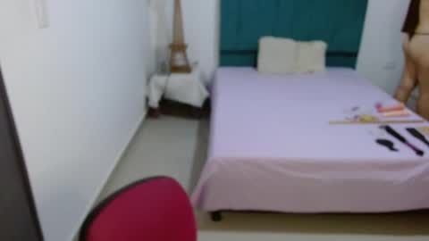 Snapshot of shenahot_ chatting on 05-28-26, 11:35 Shena online show from 05-28-26, 11:35