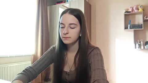 Snapshot of shereeguyott chatting on 03-02-26, 01:07 Emma online show from 03-02-26, 01:07