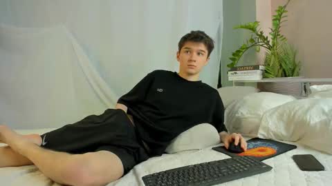 Max online show from 03-04-26, 08:04