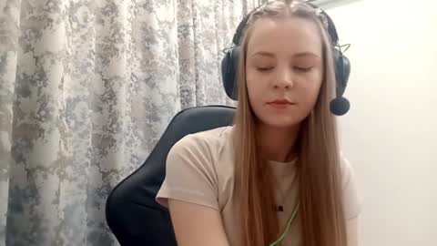 Lisa online show from 11-27-25, 06:15