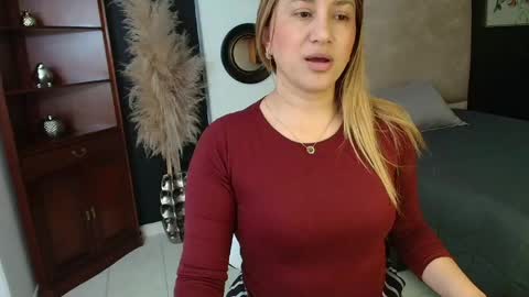 Snapshot of sheryl_jones chatting on 05-12-26, 01:19 sheryl_jones online show from 05-12-26, 01:19
