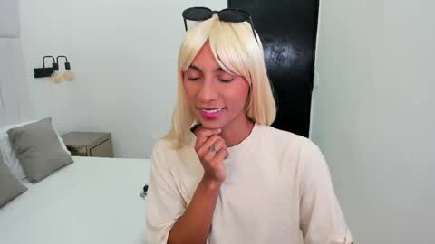 Snapshot of sheryl_sss chatting on 12-10-24, 05:22 Sheryl online show from 12-10-24, 05:22