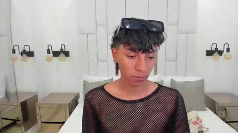 Snapshot of sheryl_sss chatting on 12-30-24, 04:40 Sheryl online show from 12-30-24, 04:40