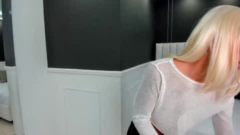 Snapshot of sheryl_sss chatting on 02-06-25, 05:19 Sheryl online show from 02-06-25, 05:19