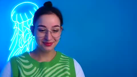Snapshot of sheryl_sweet chatting on 01-20-25, 06:43 Sheryl online show from 01-20-25, 06:43