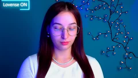 Snapshot of sheryl_sweet chatting on 10-22-25, 05:30 Sheryl online show from 10-22-25, 05:30