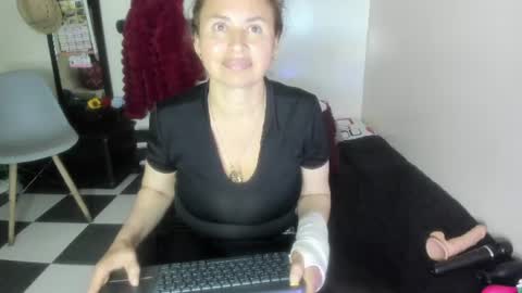 Snapshot of sherylov chatting on 07-12-26, 01:18 Shera Hade online show from 07-12-26, 01:18