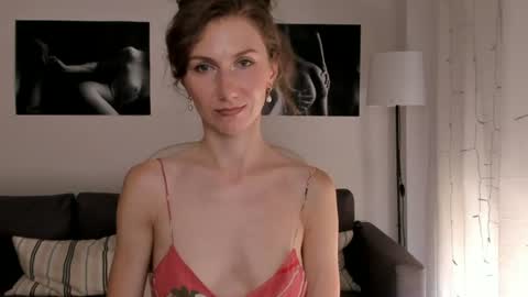 Snapshot of shesleepsnaked chatting on 07-12-26, 12:18 shesleepsnaked online show from 07-12-26, 12:18
