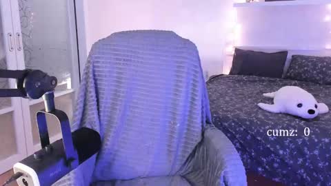 Bella  online show from 12-26-24, 01:18