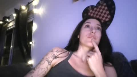 Snapshot of shespeachy chatting on 07-23-26, 04:21 peachy online show from 07-23-26, 04:21