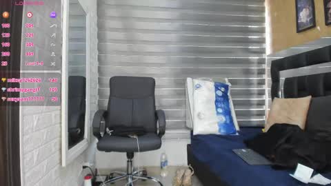 Snapshot of sheyla__ebony chatting on 05-15-26, 11:39 sheyla__ebony online show from 05-15-26, 11:39