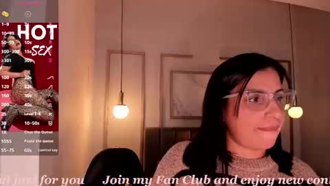 Snapshot of sheyla_hills_ chatting on 06-17-26, 03:57 Sheyla online show from 06-17-26, 03:57