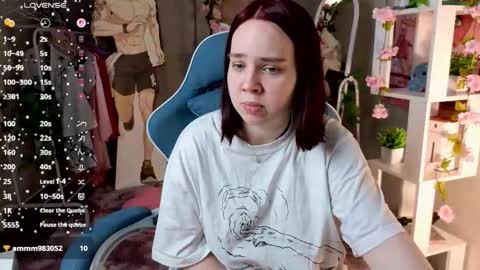 Snapshot of shinelilit chatting on 02-19-26, 01:23 Lilit online show from 02-19-26, 01:23