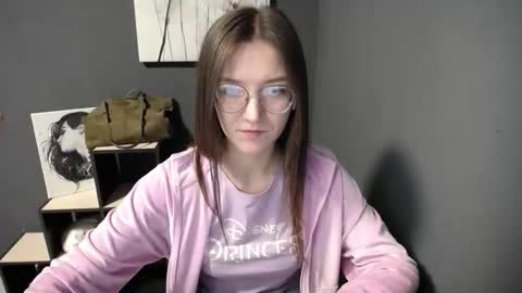 Snapshot of shining_pearl chatting on 05-06-26, 05:57 Jesica online show from 05-06-26, 05:57