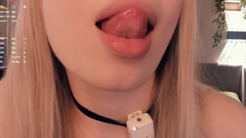 Stella  online show from 04-18-26, 08:51