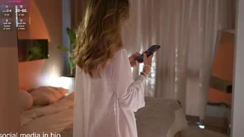 Snapshot of shinyways chatting on 10-04-25, 04:10 Melissa online show from 10-04-25, 04:10