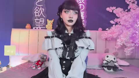 Snapshot of shizuko___ chatting on 04-27-26, 08:18 Valentina online show from 04-27-26, 08:18
