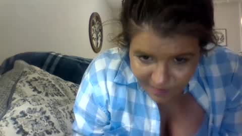 Snapshot of shmuberryfarms chatting on 03-06-25, 03:02 shmooinaround online show from 03-06-25, 03:02