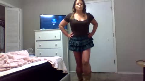 Snapshot of shmuberryfarms chatting on 09-26-25, 08:40 shmooinaround online show from 09-26-25, 08:40