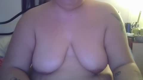 Snapshot of shndra32 chatting on 10-26-25, 09:42 shndra32 online show from 10-26-25, 09:42