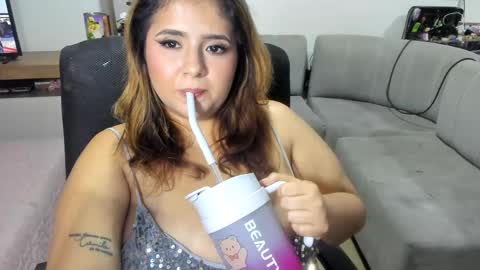 Snapshot of shofia_beltran chatting on 02-27-25, 11:15 Shofia Beltran online show from 02-27-25, 11:15