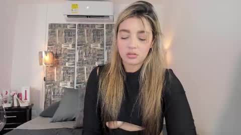 SHOFIA online show from 09-20-25, 02:51