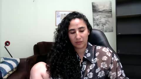 Snapshot of shopia_scarlet chatting on 11-04-25, 06:07 Sofia online show from 11-04-25, 06:07