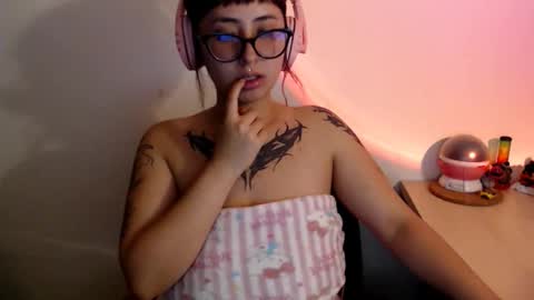 Shopie Hank  online show from 09-11-25, 05:18