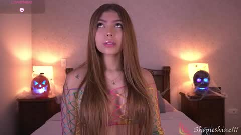 Sophie online show from 10-29-25, 04:09