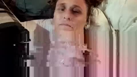 Snapshot of shortcayke chatting on 11-09-25, 11:36 shortcayke online show from 11-09-25, 11:36