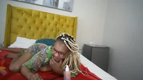 Snapshot of shotofmocha chatting on 09-14-25, 09:08 shotofmocha online show from 09-14-25, 09:08