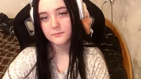 Snapshot of show_for_you chatting on 09-24-25, 11:13 show_for_you online show from 09-24-25, 11:13