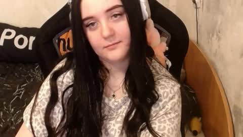 Snapshot of show_for_you chatting on 10-07-25, 12:35 show_for_you online show from 10-07-25, 12:35