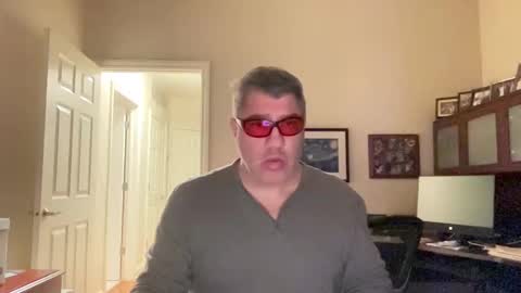 Chicago Guy online show from 02-05-25, 04:37