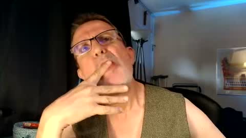 Snapshot of shrewtamer chatting on 07-12-26, 10:12 shrewtamer online show from 07-12-26, 10:12