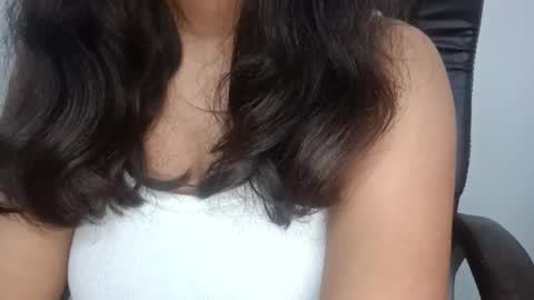 shreya_0 online show from 12-16-25, 01:05