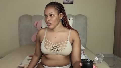 Snapshot of shugacubee chatting on 05-18-26, 10:04 EVA online show from 05-18-26, 10:04