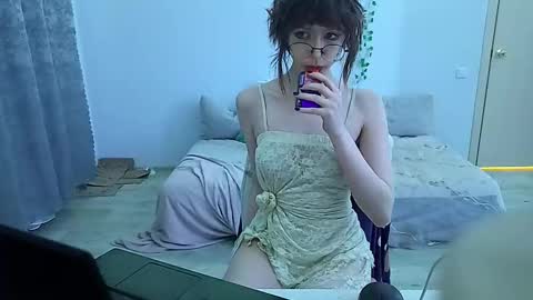 Snapshot of shushencii chatting on 09-17-25, 03:24 Aria online show from 09-17-25, 03:24