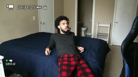 Snapshot of shvrkbxy chatting on 02-14-25, 05:14 shvrkbxy online show from 02-14-25, 05:14