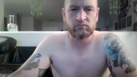 Snapshot of shwmeyours chatting on 10-13-25, 01:00 shwmeyours online show from 10-13-25, 01:00