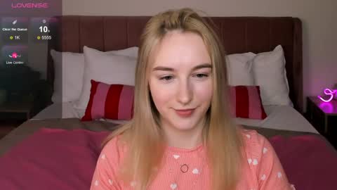 Snapshot of shy__polly chatting on 05-15-26, 11:45 Polly online show from 05-15-26, 11:45