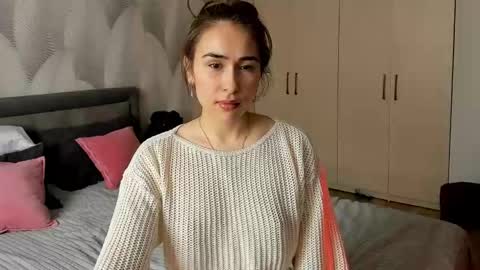 Mika online show from 03-06-26, 04:53