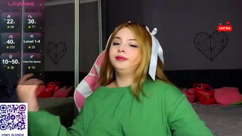 Snapshot of shy_blondiee chatting on 01-17-25, 11:18 Molly online show from 01-17-25, 11:18