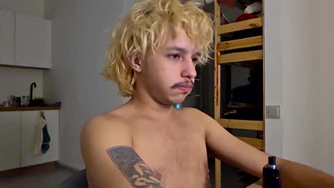 Snapshot of shy_boy17 chatting on 01-07-26, 04:31 your shy boy online show from 01-07-26, 04:31