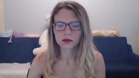 Snapshot of shy_moony chatting on 07-07-26, 07:18 just Alex online show from 07-07-26, 07:18