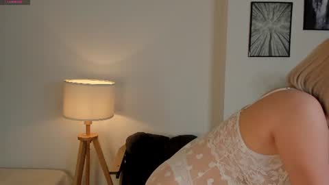 Snapshot of shy_nikka_4you chatting on 07-10-26, 03:11 Nika online show from 07-10-26, 03:11
