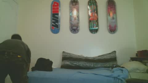 shyboyhugecum2020 online show from 09-21-25, 02:35