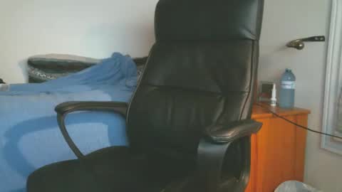 shyboyhugecum2020 online show from 09-29-25, 02:27