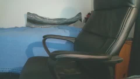 shyboyhugecum2020 online show from 04-05-26, 05:04