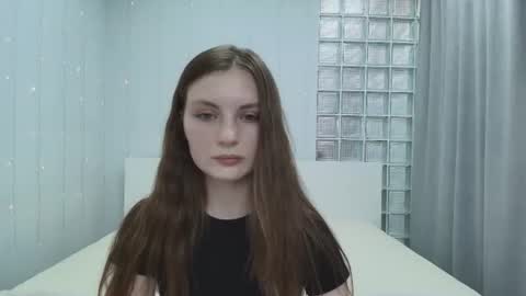 Snapshot of shyly_lisa chatting on 06-13-26, 01:36 shyly_lisa online show from 06-13-26, 01:36